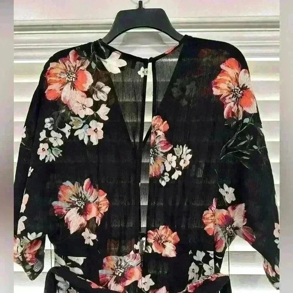 Lulus Staying Cool Black Floral Print Culotte Jumpsuit size S Jumper - Picture 5 of 8